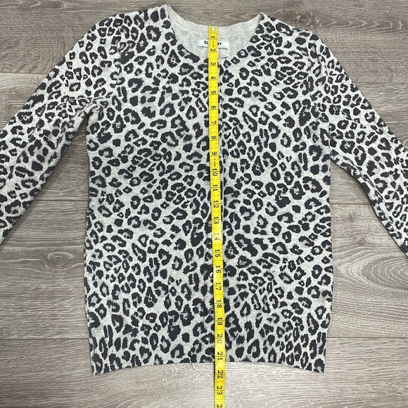 Old Navy Stretch Cardigan Long Sleeve Grey Animal Leopard Print S - Picture 9 of 16